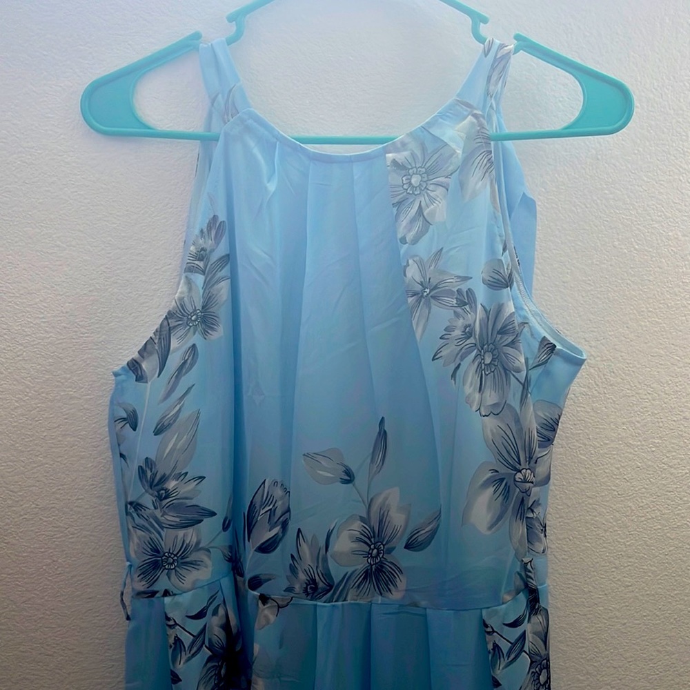Kuiyige. Light blue. Medium. Maxi dress